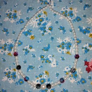 Elegant Pearl and Bead Necklace
